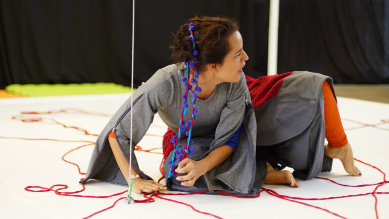 Linhas – Grupo Zenin/SP (Teatro para bebês)