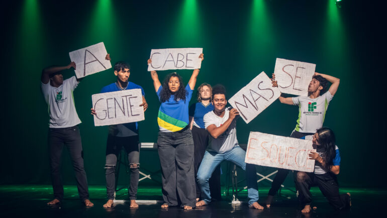 A Gente Cabe, Mas Se Esquece – Grupo Primitivos/MT (+14)