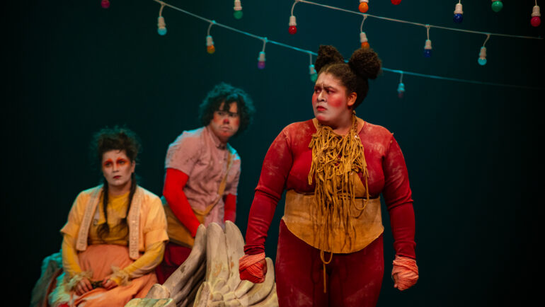 Sinhadores – Grupo Teatro Faces/MT (+14)