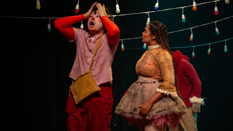 Sinhadores – Grupo Teatro Faces/MT (+14)