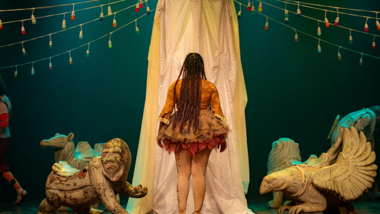 Sinhadores – Grupo Teatro Faces/MT (+14)