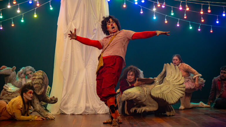 Sinhadores – Grupo Teatro Faces/MT (+14)