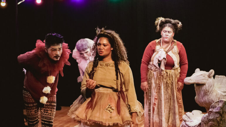 Sinhadores – Grupo Teatro Faces/MT (+14)